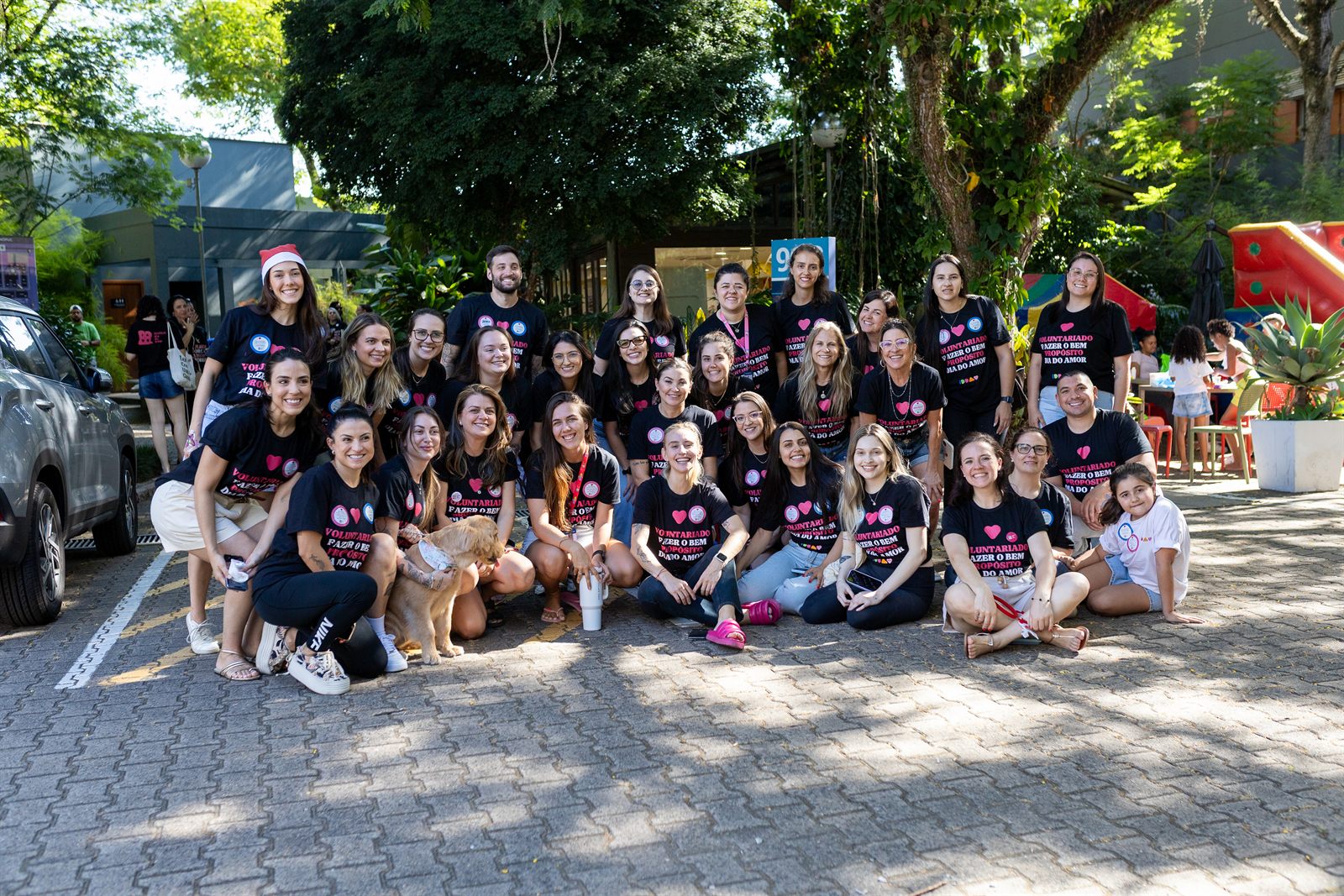 Voluntários e equipe do Instituto Dia do Amor